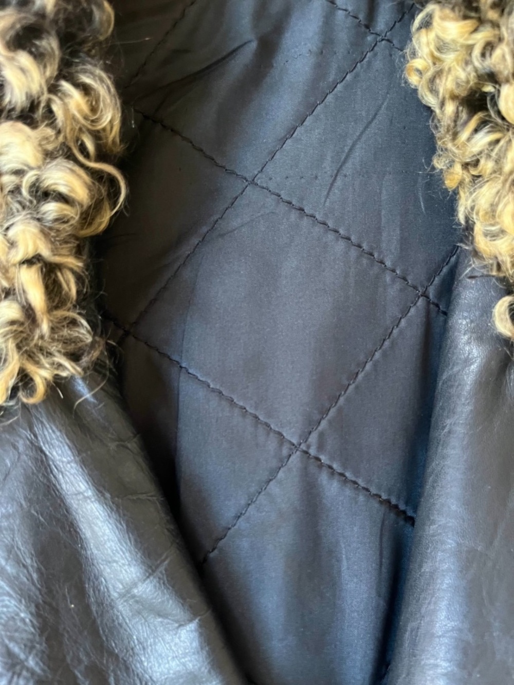 Leather Jacket Vintage Customized with Genuine Fur Collar and Hand Painting - Picture 10 of 12